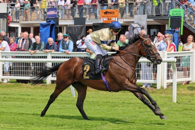 Hollie Doyle wins on Dapper Charm at Carlisle.