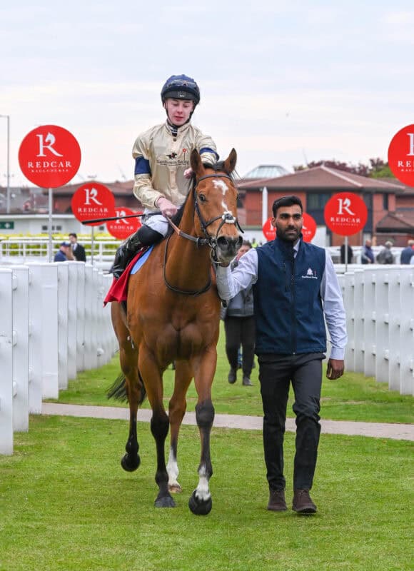 Lord Capulet returns to winner's enclosure at Redcar.